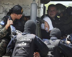 Власти Гондураса за ночь арестовали 176 полицейских